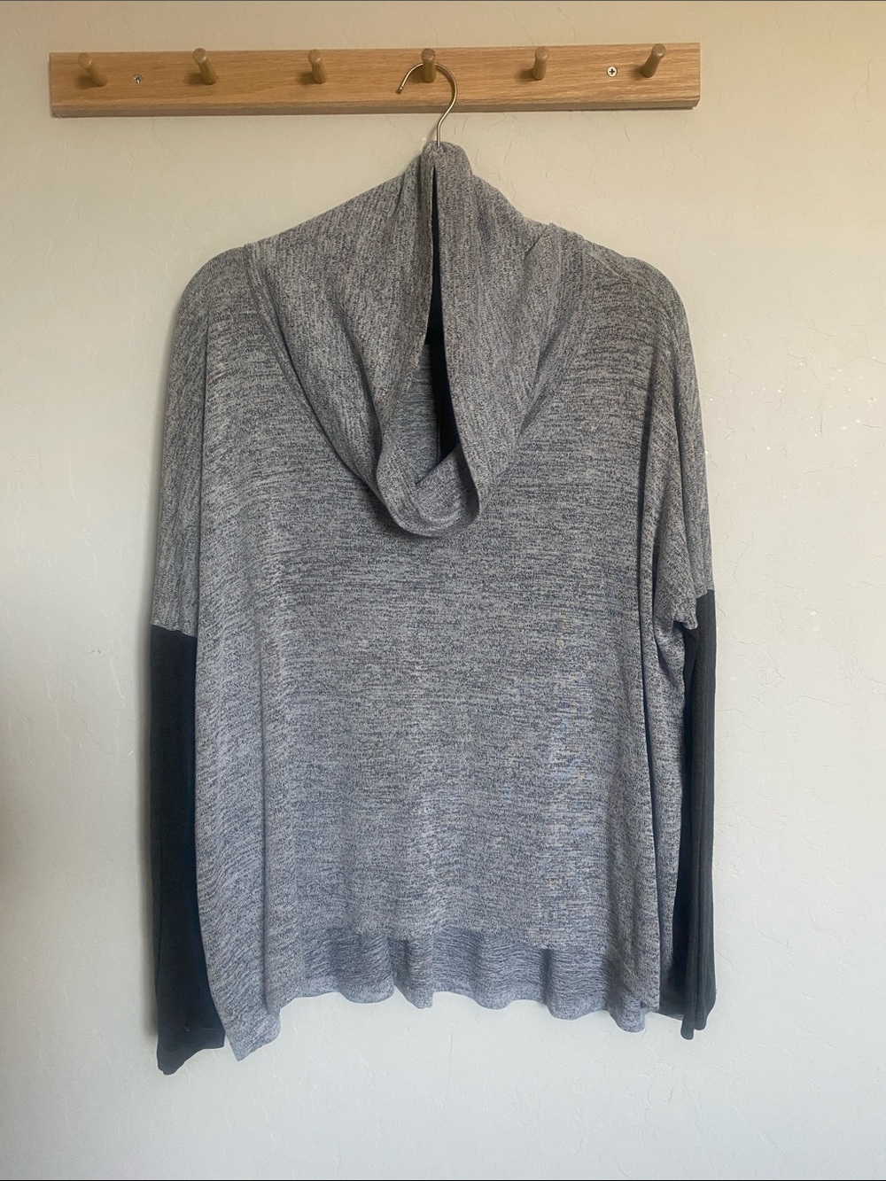 Casa Lee Gray Black Colorblock Cowl Neck Pullover Top Women's L